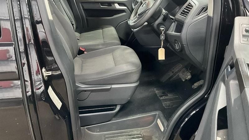 Used VW Shuttle SE 150 HP (110 kW) 2017 Black MPV