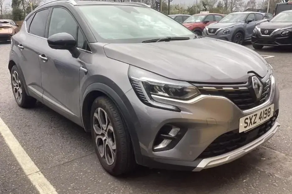 Second-hand Renault Captur Techno 143 CP (105 kW) 2023 Gri SUV