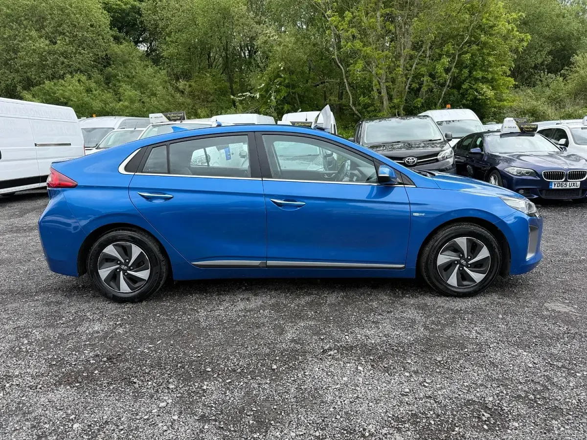 Used Hyundai Ioniq Premium SE 141 HP (103 kW) 2018 Blue Hatchback