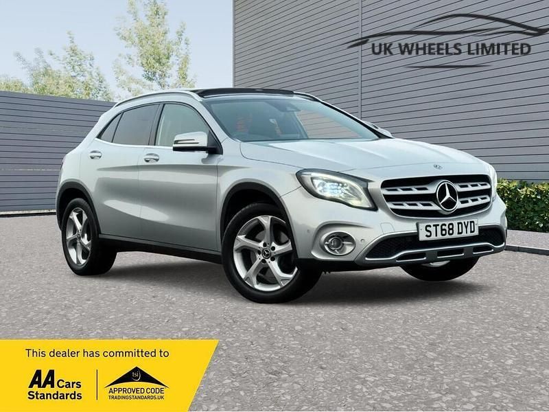 Used Mercedes GLA250 Premium Plus 211 HP (155 kW) 2018 Silver SUV