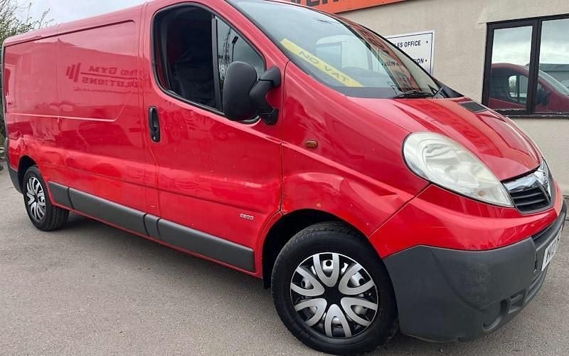 Used Vauxhall Vivaro 90 HP (66 kW) 2013 Red MPV