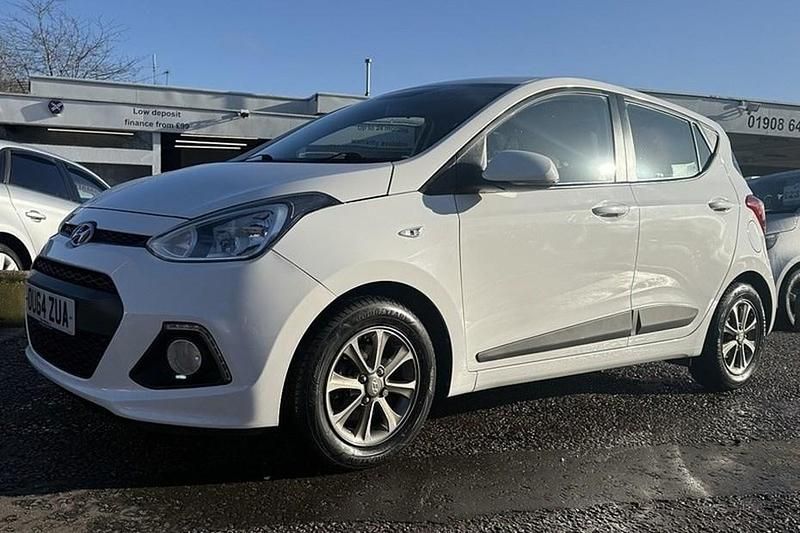 Used Hyundai i10 Premium 87 HP (63 kW) 2014 White Hatchback