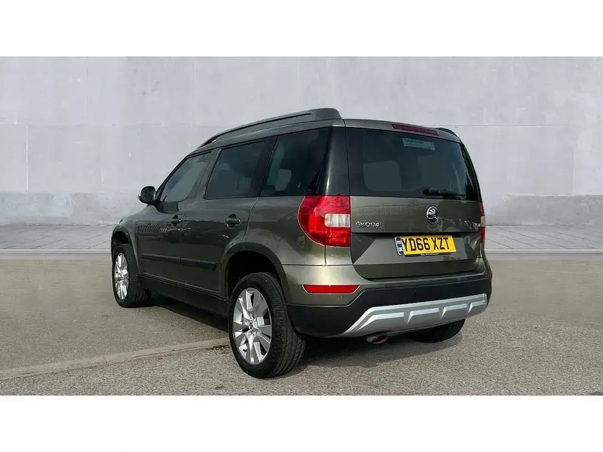 Used Skoda Yeti 81 HP (59 kW) 2016 Jungle green metallic SUV
