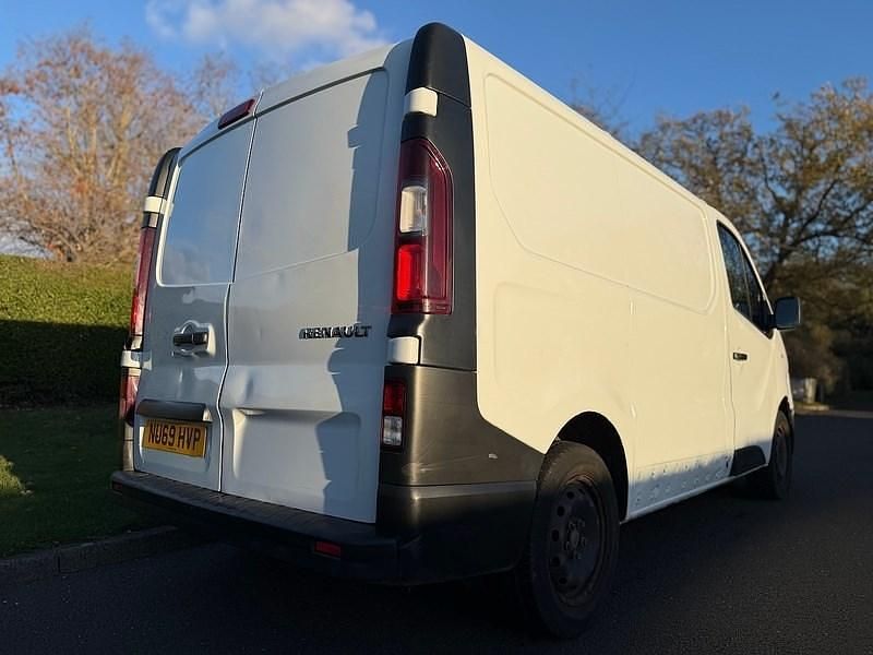 Used Renault Trafic Business 2019 White MPV