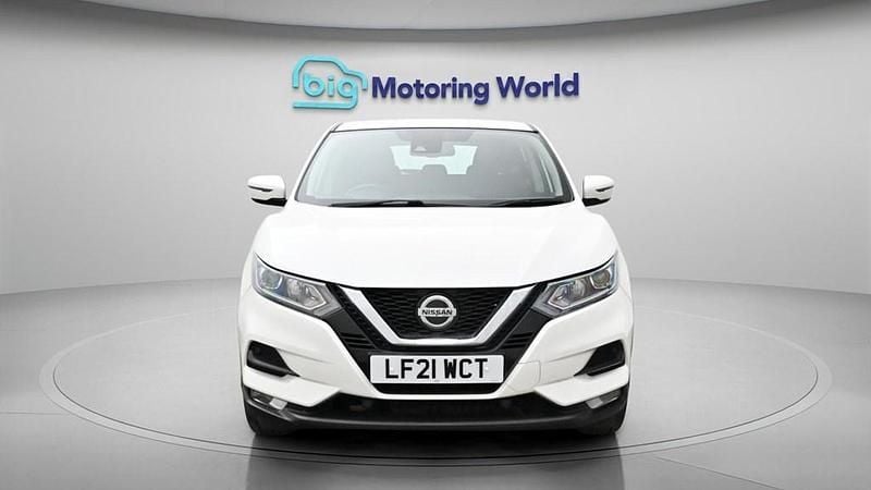 Used Nissan Qashqai Acenta Premium 160 HP (117 kW) 2021 White SUV