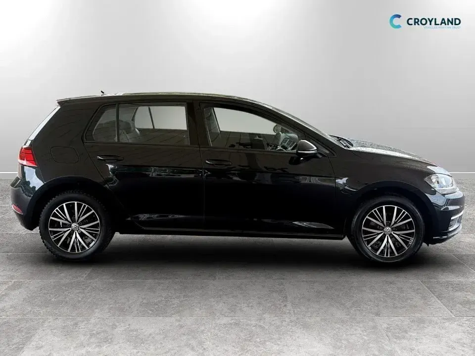 Used VW Golf VII SE 110 HP (80 kW) 2017 Black Hatchback