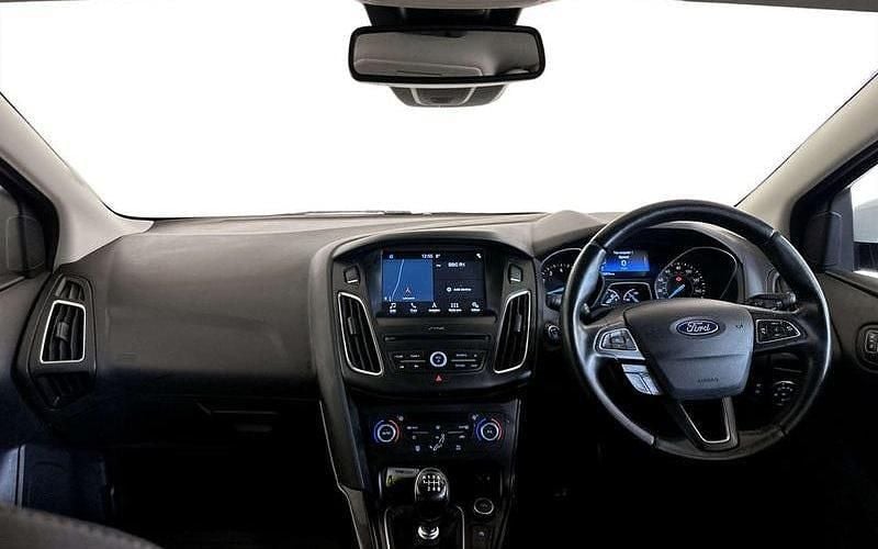 Used Ford Focus Titanium 125 HP (91 kW) 2017 Hatchback