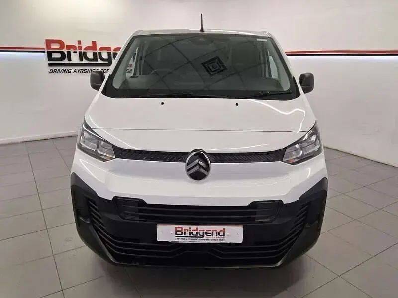 Używany Citroën Dispatch 120 KM (88 kW) 2025 Biały Minivan