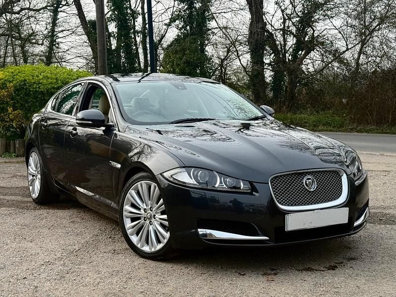 Usado Jaguar XF Portfolio 2012 Cinzento Sedan