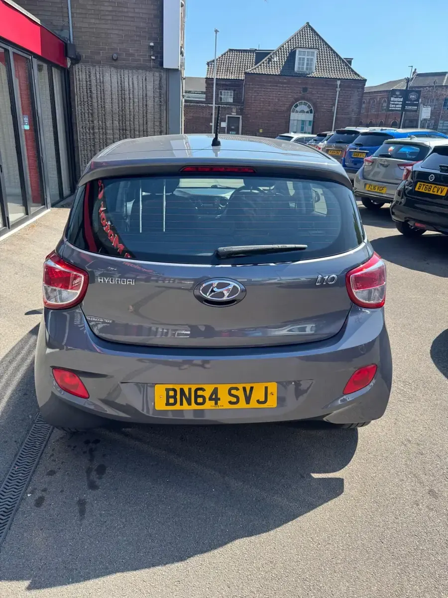 Used Hyundai i10 Premium 67 HP (49 kW) 2014 Grey Hatchback