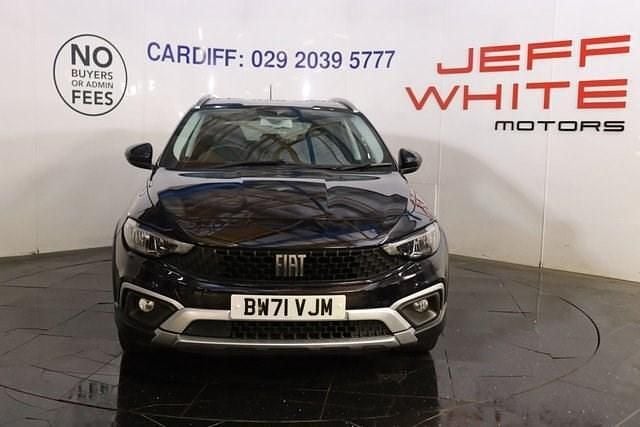 Used Fiat Tipo Cross 100 HP (73 kW) 2021 Black Hatchback