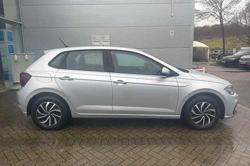 Used VW Polo Life 95 HP (69 kW) 2024 Silver Hatchback