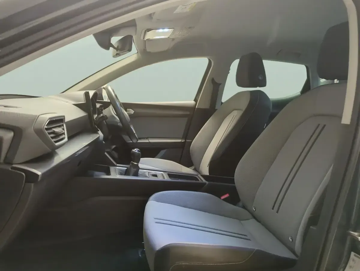 Second-hand Seat Leon SE Dynamic 110 CP (80 kW) 2021 Gri Hatchback
