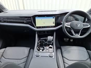 New VW Touareg Black Edition 286 HP (210 kW) 2025 Solid  pure white SUV