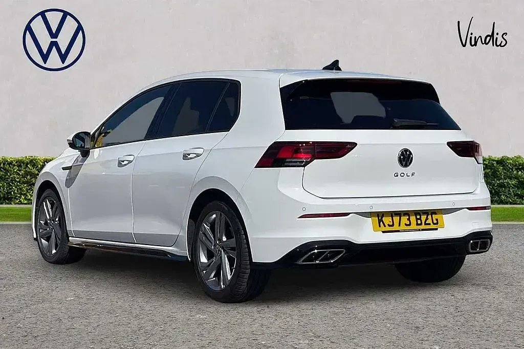 Used VW Golf VIII R-line 150 HP (110 kW) 2024 White Hatchback