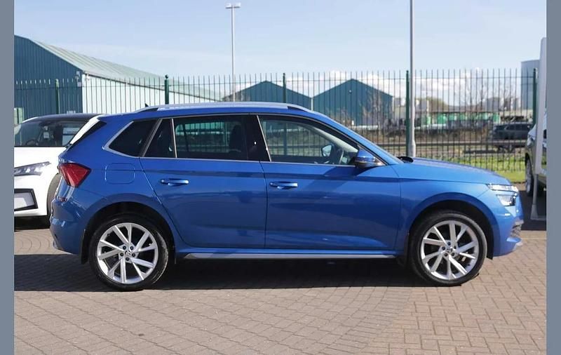 Used Skoda Kamiq SE L Executive 147 HP (108 kW) 2023 Race blue metallic SUV