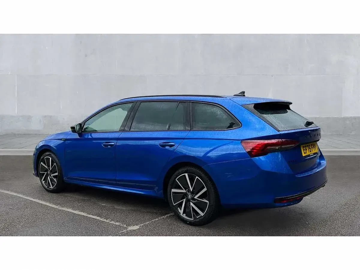 Used Skoda Octavia SportLine 150 HP (110 kW) 2025 Blue Estate