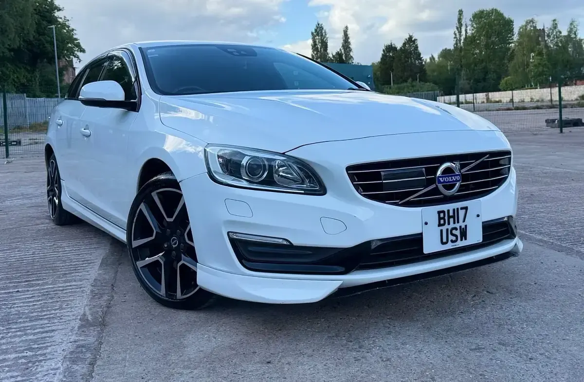 Used Volvo V60 SE 2017 White Estate