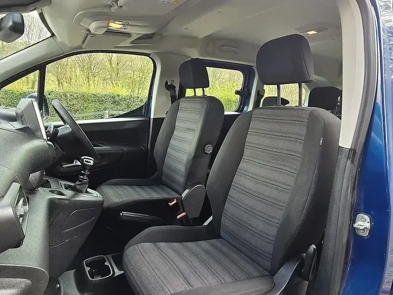 Used Vauxhall Combo S 110 HP (80 kW) 2020 Blue MPV