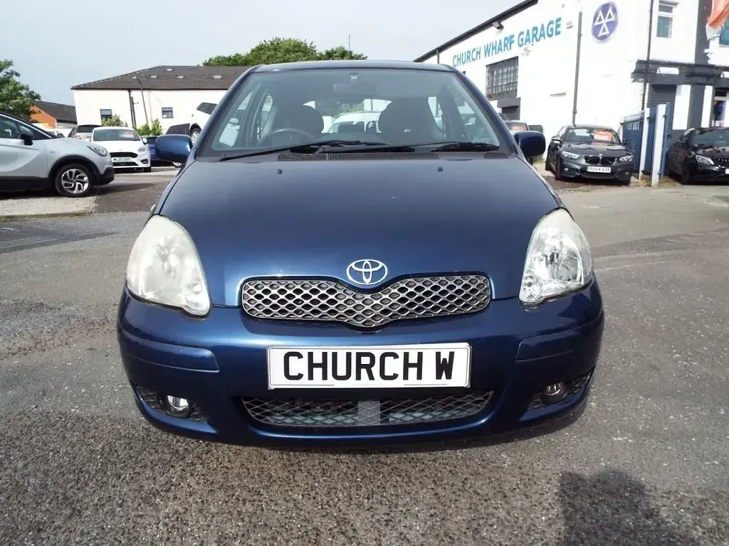 Used Toyota Yaris 67 HP (49 kW) 2003 Blue Hatchback