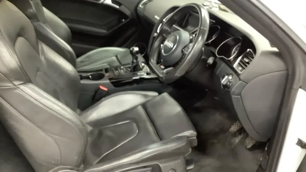 Używany Audi A5 Black Edition 177 KM (130 kW) 2013 Biały Coupe