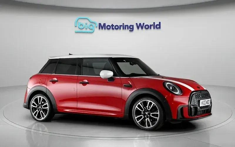 Used Mini Cooper Hatch 136 HP (100 kW) 2022 Red Hatchback