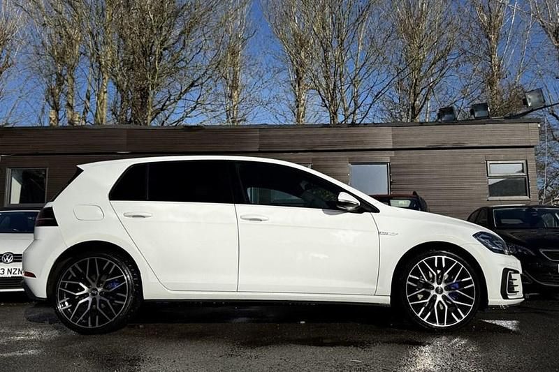 Used VW Golf VII Advance 204 HP (150 kW) 2017 White Hatchback