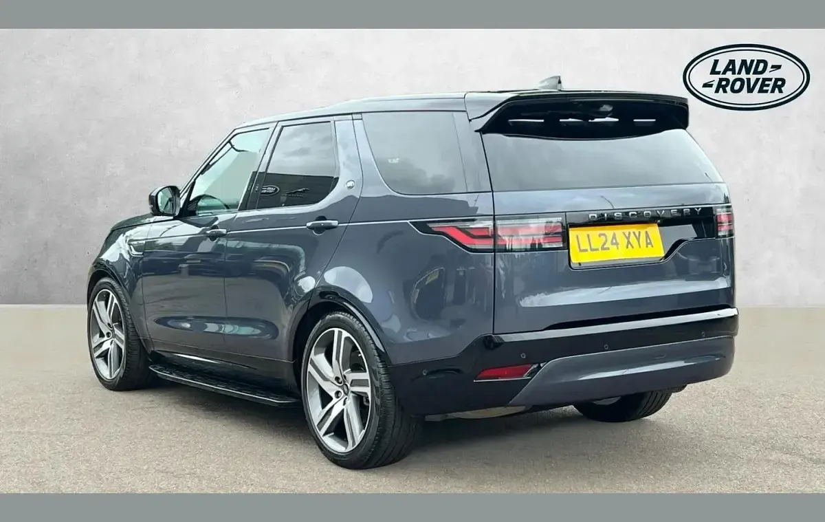 Used Land Rover Discovery HSE Dynamic 300 HP (220 kW) 2024 Blue SUV