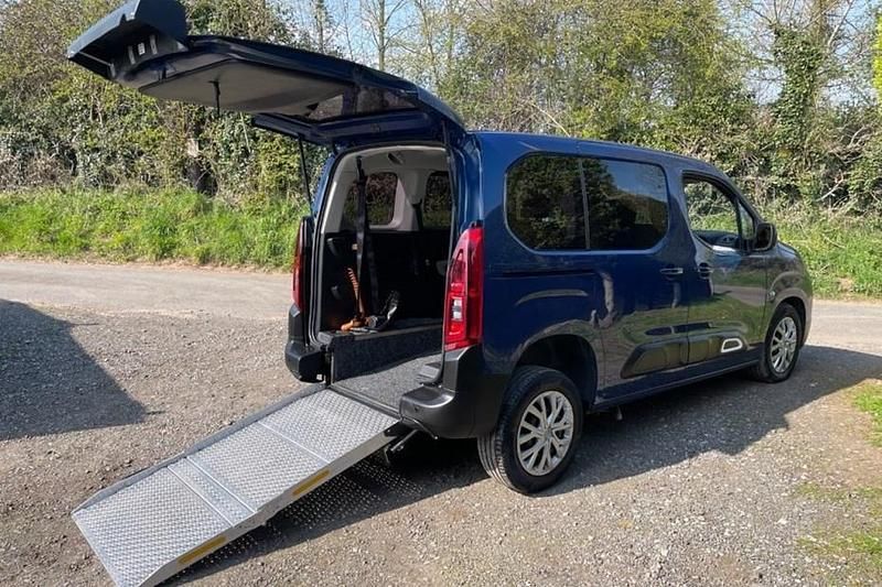 Blue Used 2020 Citroën Berlingo Feel MPV | £12,995 (Fair price) - Image 1/1
