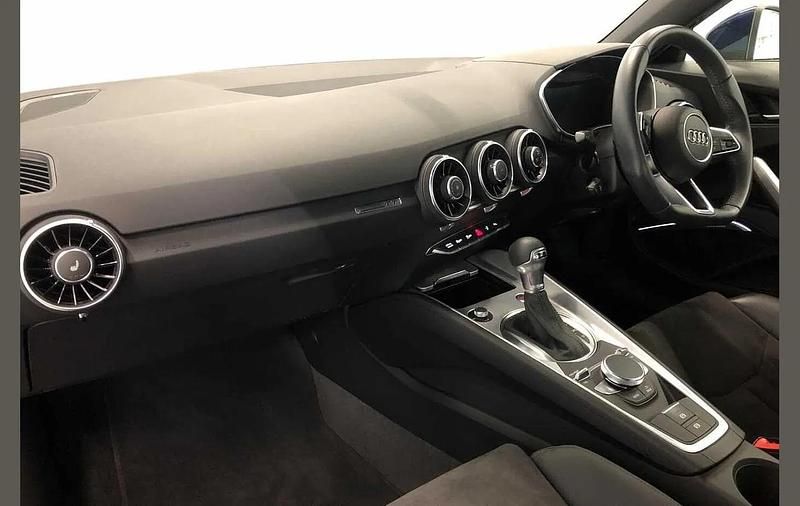 Usado Audi TT Sport 194 HP (142 kW) 2023 Azul Coupé