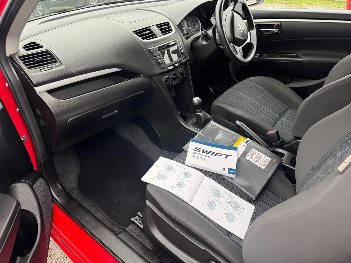 Used Suzuki Swift 94 HP (69 kW) 2014 Red Hatchback
