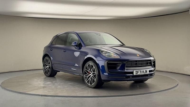 Gentian blue metallic Used 2022 Porsche Macan SUV | £45,650 (Super price) - Image 1/4