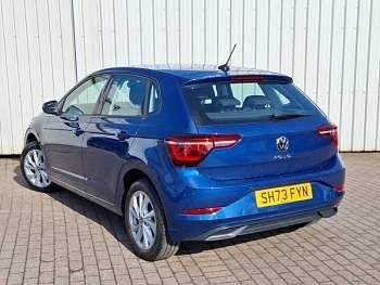Käytetty VW Polo Style 95 HP (69 kW) 2023 Sininen Viistoperä