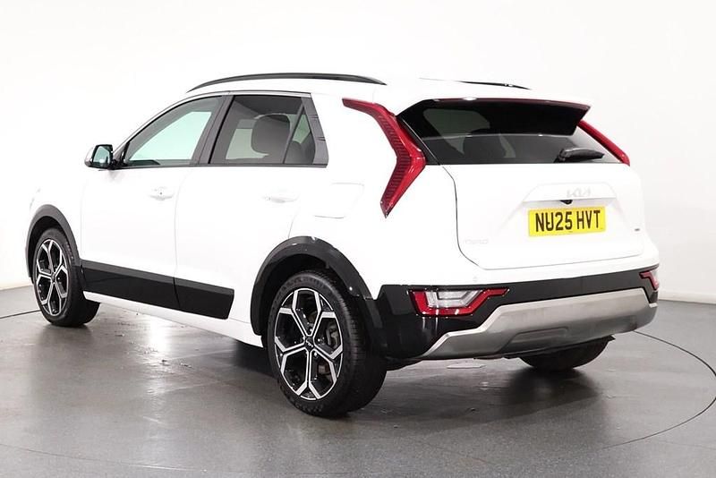 Used Kia Niro 2025 White SUV