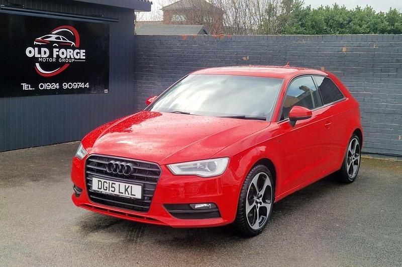 Used Audi A3 Sport 184 HP (135 kW) 2015 Red Hatchback
