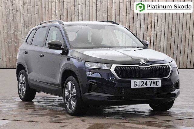 Black magic pearl effect Used 2024 Skoda Karoq SE Drive SUV | £23,450 (Fair price) - Image 1/4
