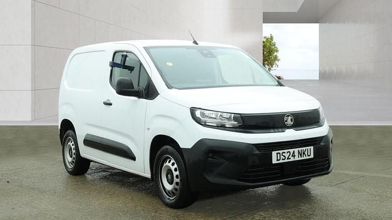 Used Vauxhall Combo 100 HP (73 kW) 2024 White MPV