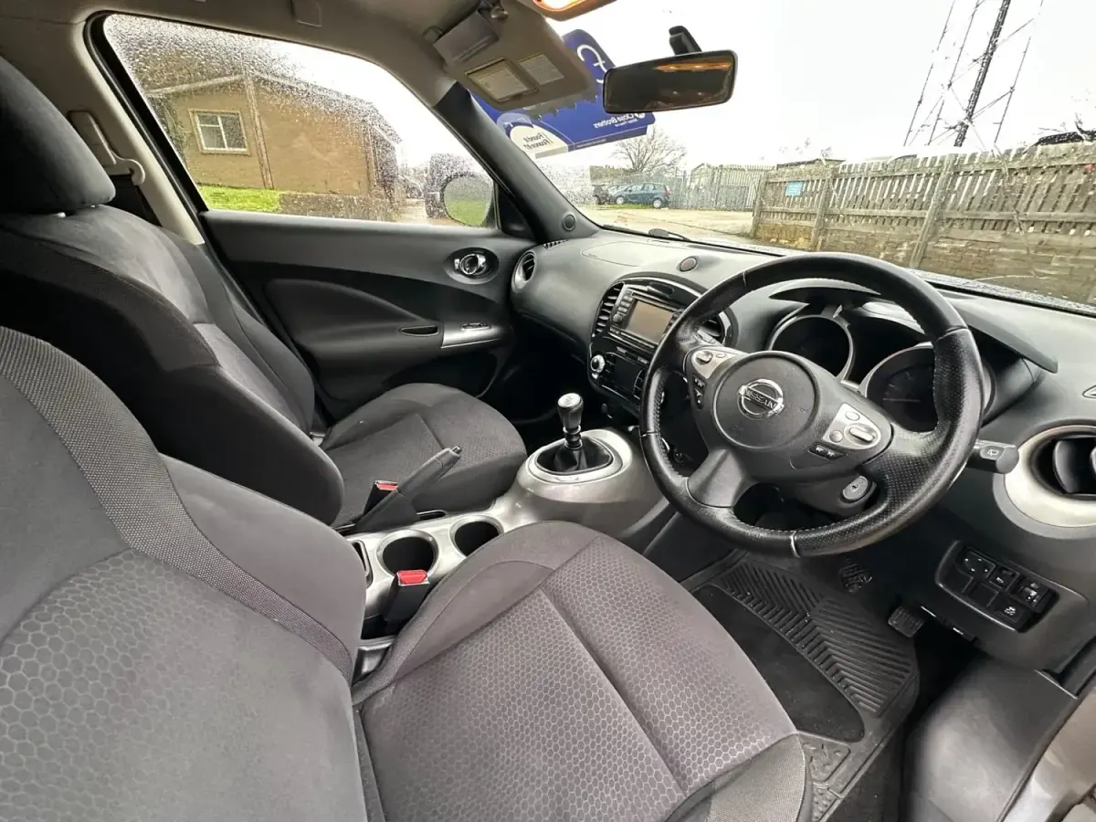 Gebraucht Nissan Juke Acenta 110 PS (80 kW) 2012 Grau SUV