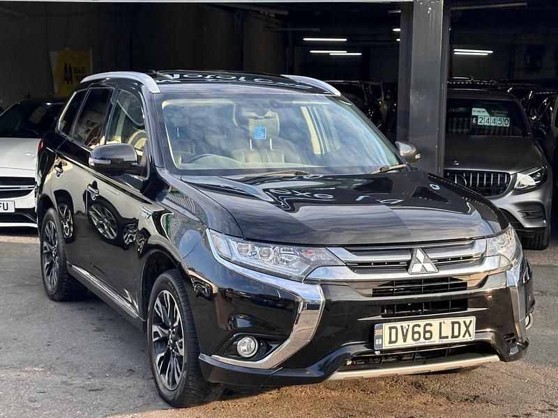Used Mitsubishi Outlander P-HEV 2016 Black Estate