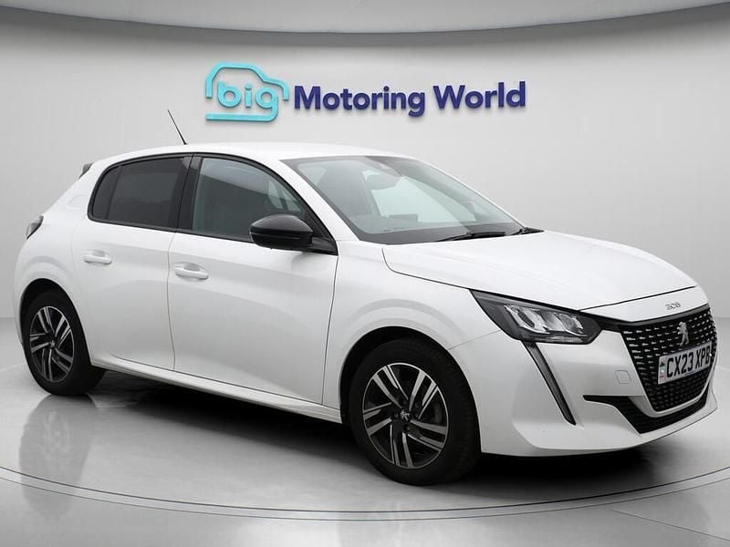 White Used 2023 Peugeot 208 Allure+ Hatchback | £15,025 (Fair price) - Image 1/4