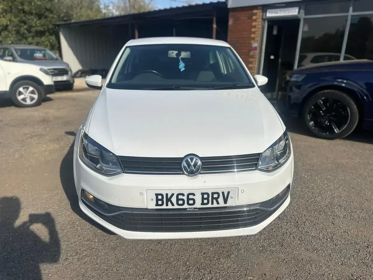 Used VW Polo Match 88 HP (64 kW) 2016 White Hatchback