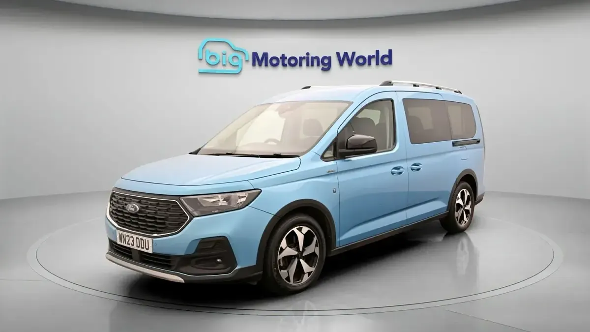Used Ford Grand Tourneo Connect Active 122 HP (89 kW) 2023 Blue MPV