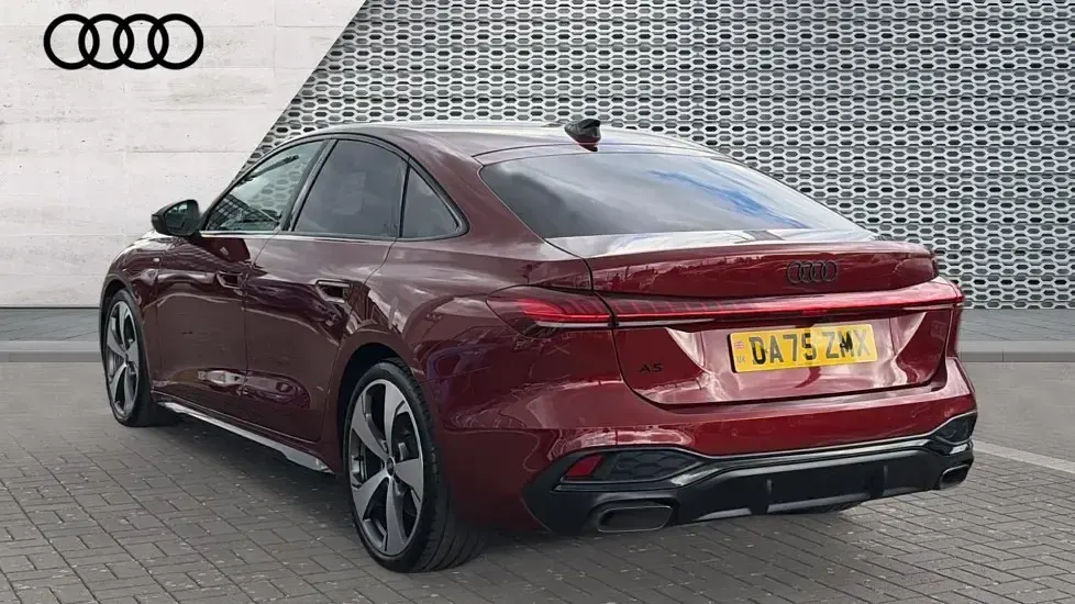Used Audi A5 Sportback Advanced 204 HP (150 kW) 2025 Red Hatchback