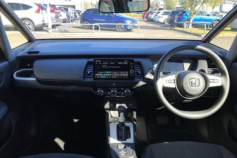 Used Honda Jazz Hybrid 109 HP (80 kW) 2021 White Hatchback