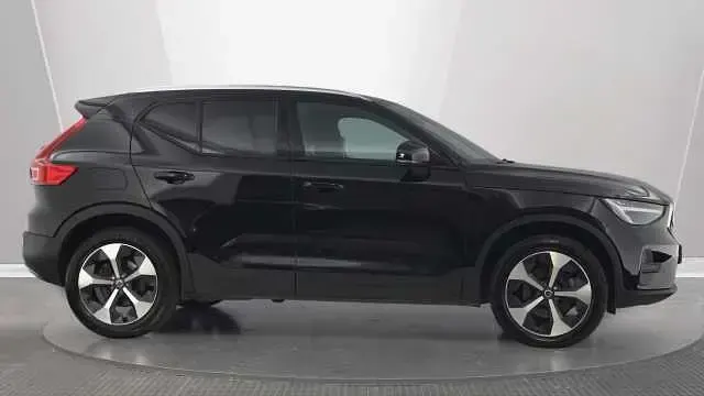 Used Volvo XC40 Core 161 HP (118 kW) 2025 SUV