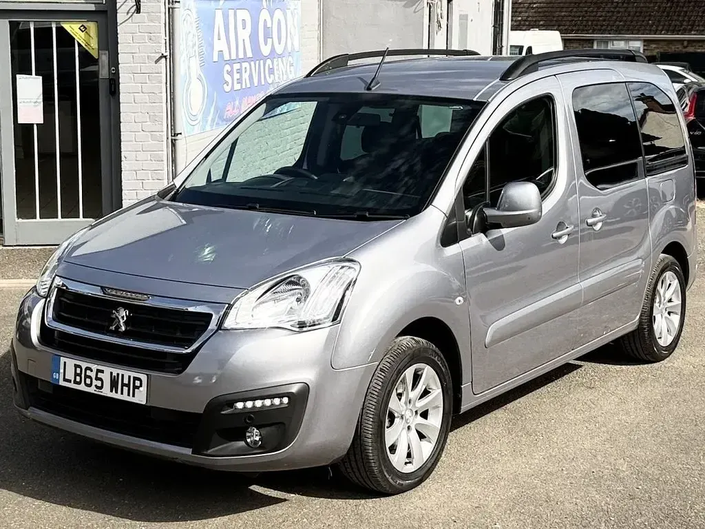 Used Peugeot Partner Tepee Allure 100 HP (73 kW) 2016 Grey MPV