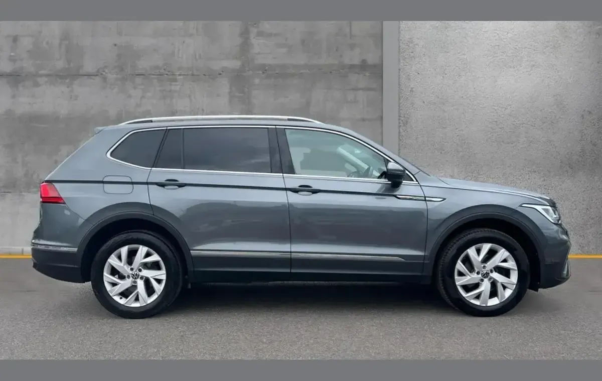 Used VW Tiguan Allspace Life 150 HP (110 kW) 2024 Grey SUV