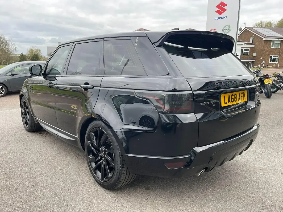 Second-hand Land Rover Range Rover Sport HSE 300 CP (220 kW) 2019 Negru SUV