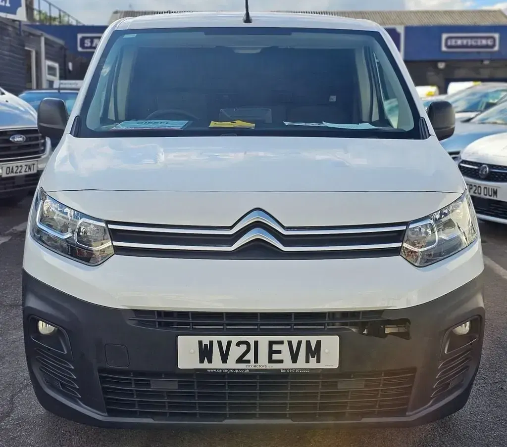Usado Citroën Berlingo 2021 Branco Monovolume