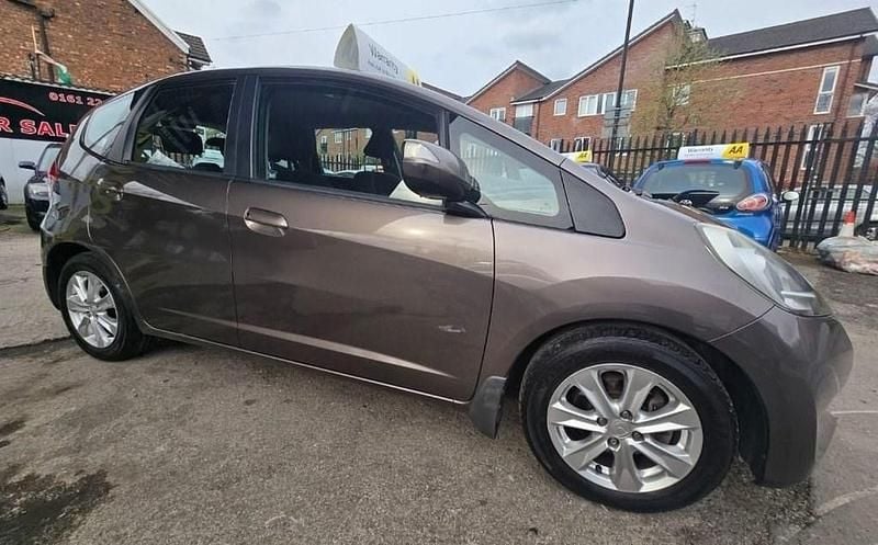 Used Honda Jazz ES 99 HP (72 kW) 2011 Silver Hatchback
